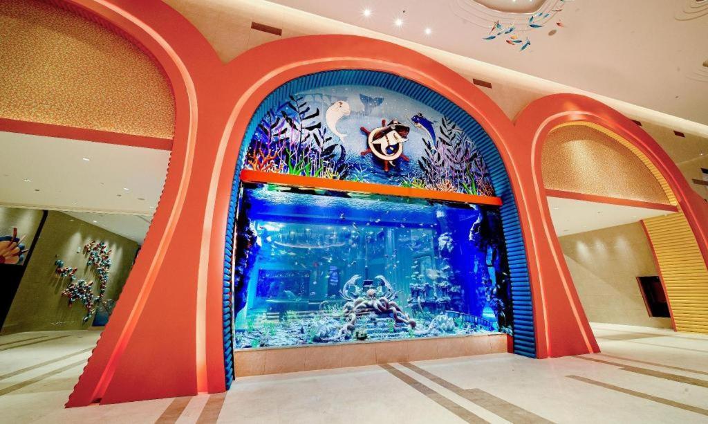 Dolphin Bay Hotel Кунмин Екстериор снимка