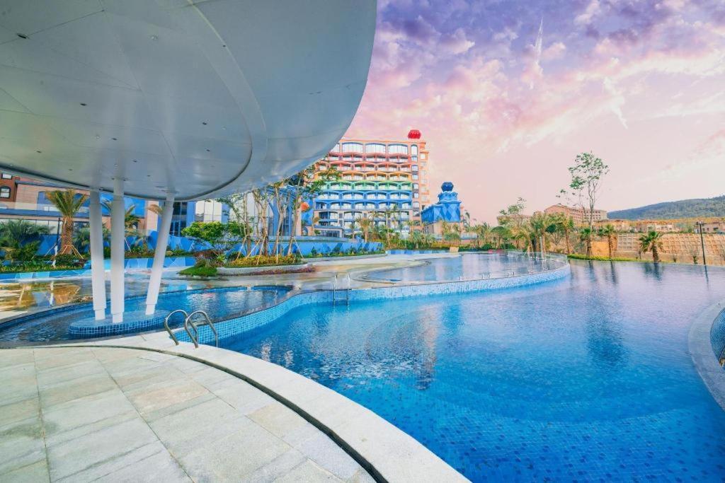 Dolphin Bay Hotel Кунмин Екстериор снимка