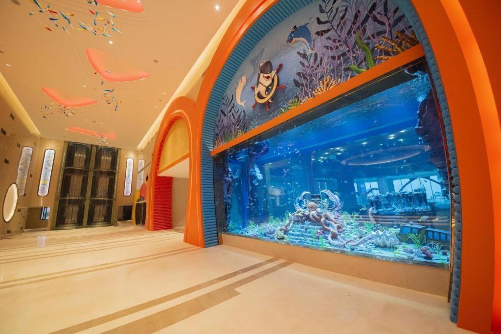 Dolphin Bay Hotel Кунмин Екстериор снимка