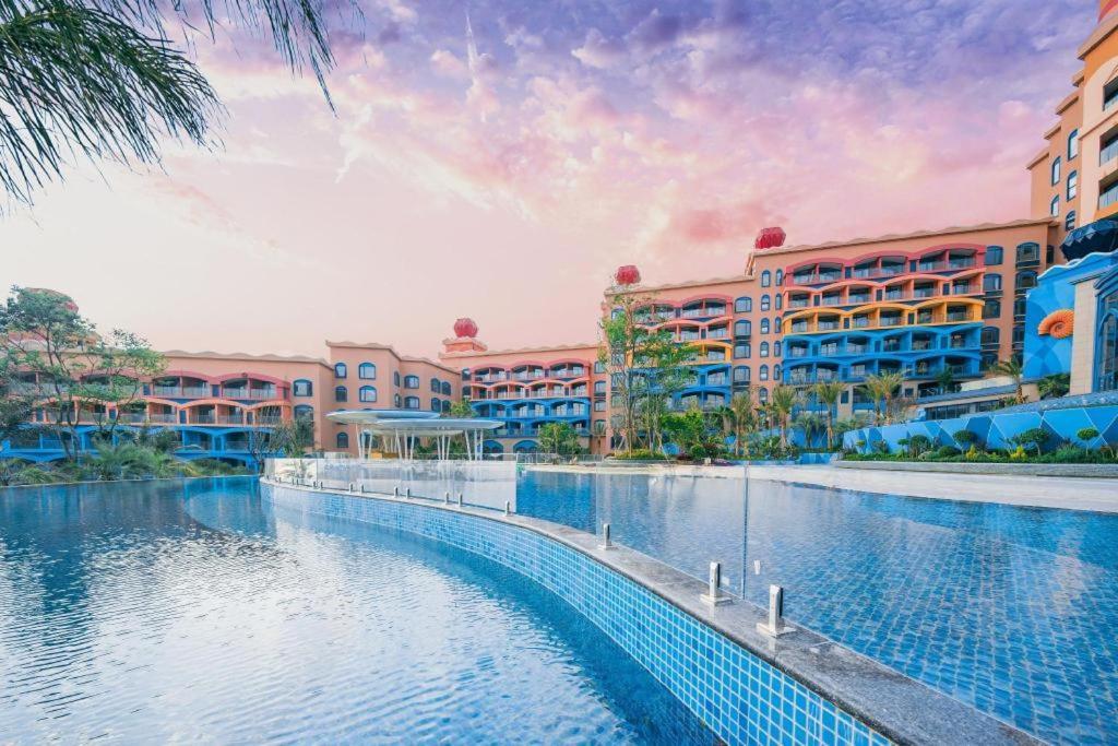 Dolphin Bay Hotel Кунмин Екстериор снимка