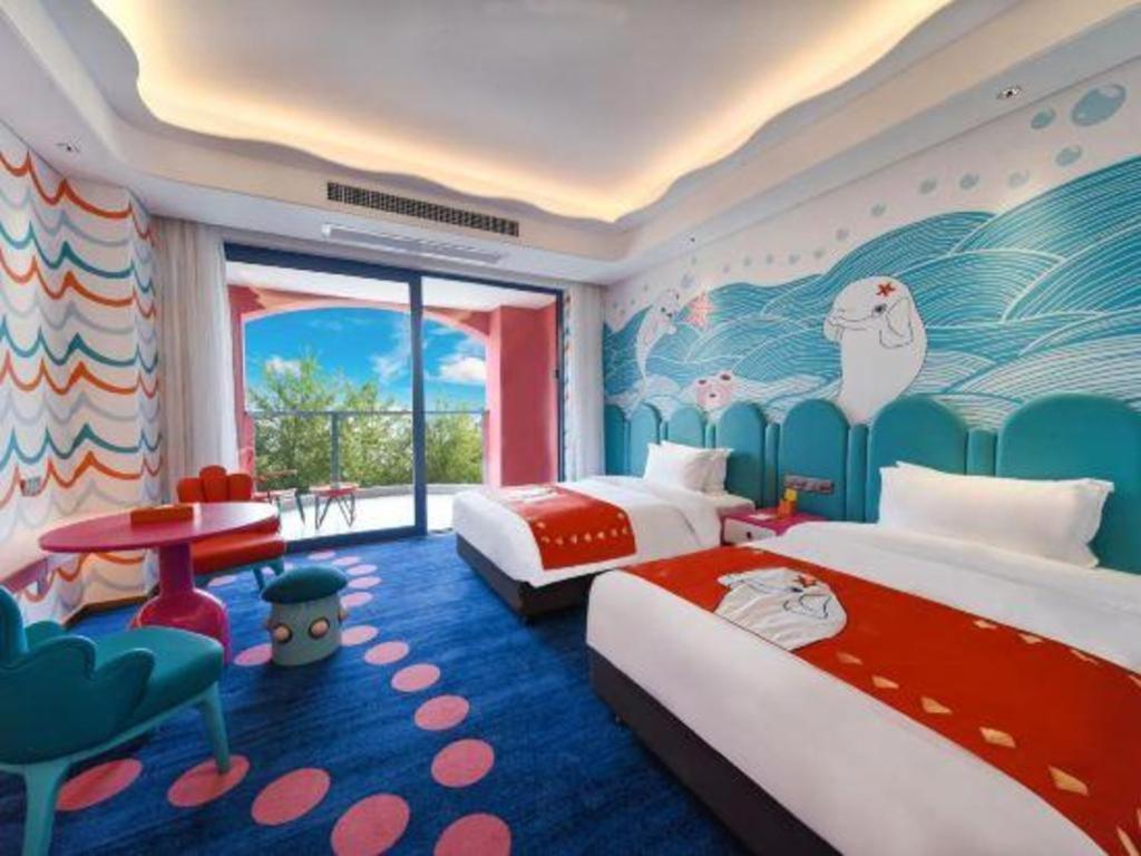 Dolphin Bay Hotel Кунмин Екстериор снимка