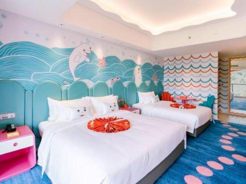 Dolphin Bay Hotel Кунмин Екстериор снимка