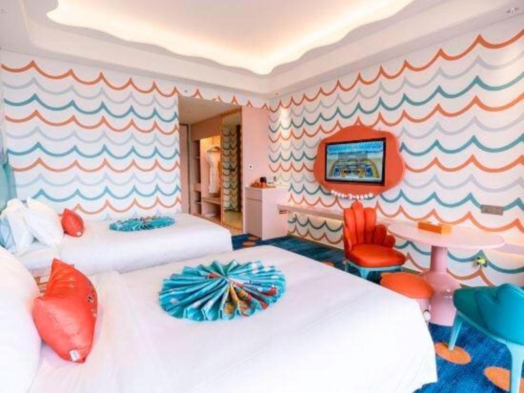 Dolphin Bay Hotel Кунмин Екстериор снимка
