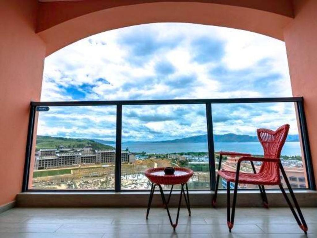 Dolphin Bay Hotel Кунмин Екстериор снимка