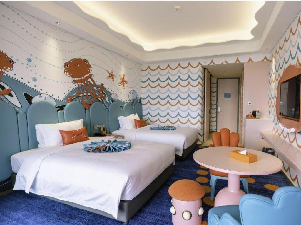 Dolphin Bay Hotel Кунмин Екстериор снимка