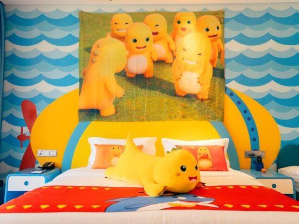 Dolphin Bay Hotel Кунмин Екстериор снимка