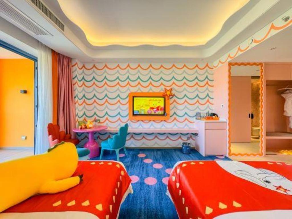 Dolphin Bay Hotel Кунмин Екстериор снимка